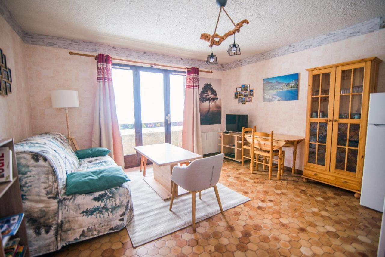 Les Campanules Apartment *
